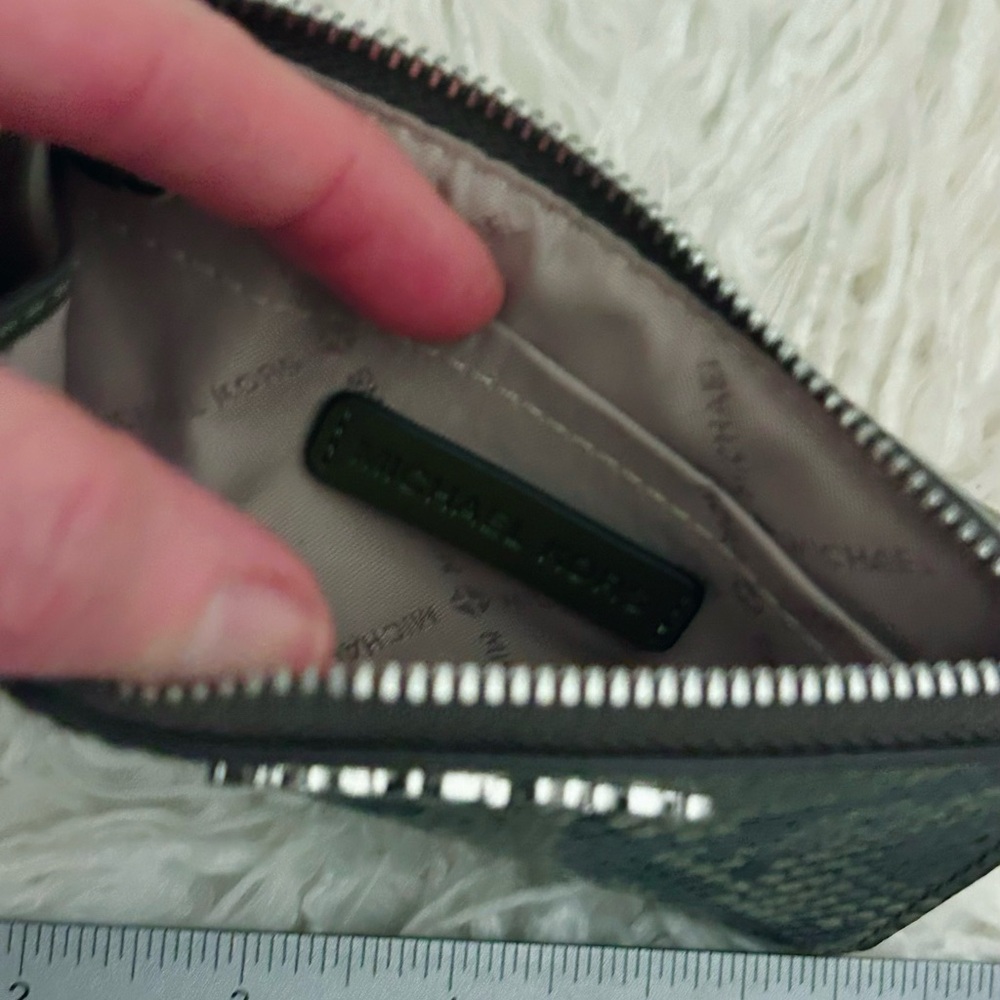 Michael Kors Jet Sey Travel Olive Green Snake Print Coin Pouch Card Holder NWT - Picture 2 of 3